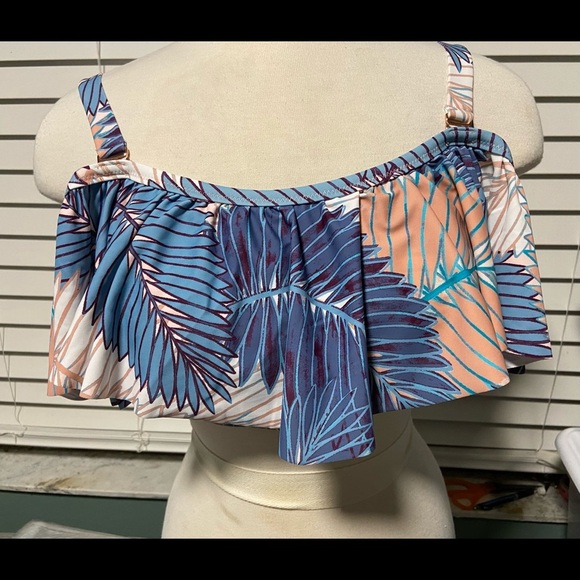 Raisins  Bikini ruffle Top - Picture 10 of 13